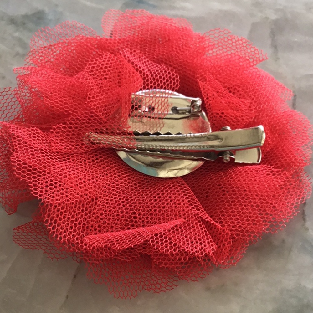 BRAND NEW red tulle & crystal brooch! - Picture 2 of 2